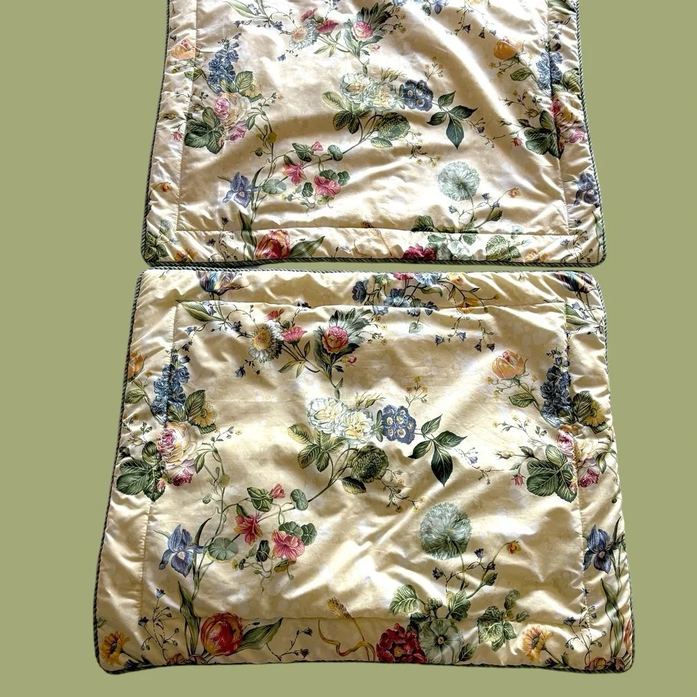 Sheridan‎ Australia 2 Std Shams Front Padded White Magnolia on Green 25.5